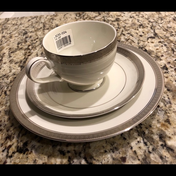 Fine wedding china - Picture 3 of 4